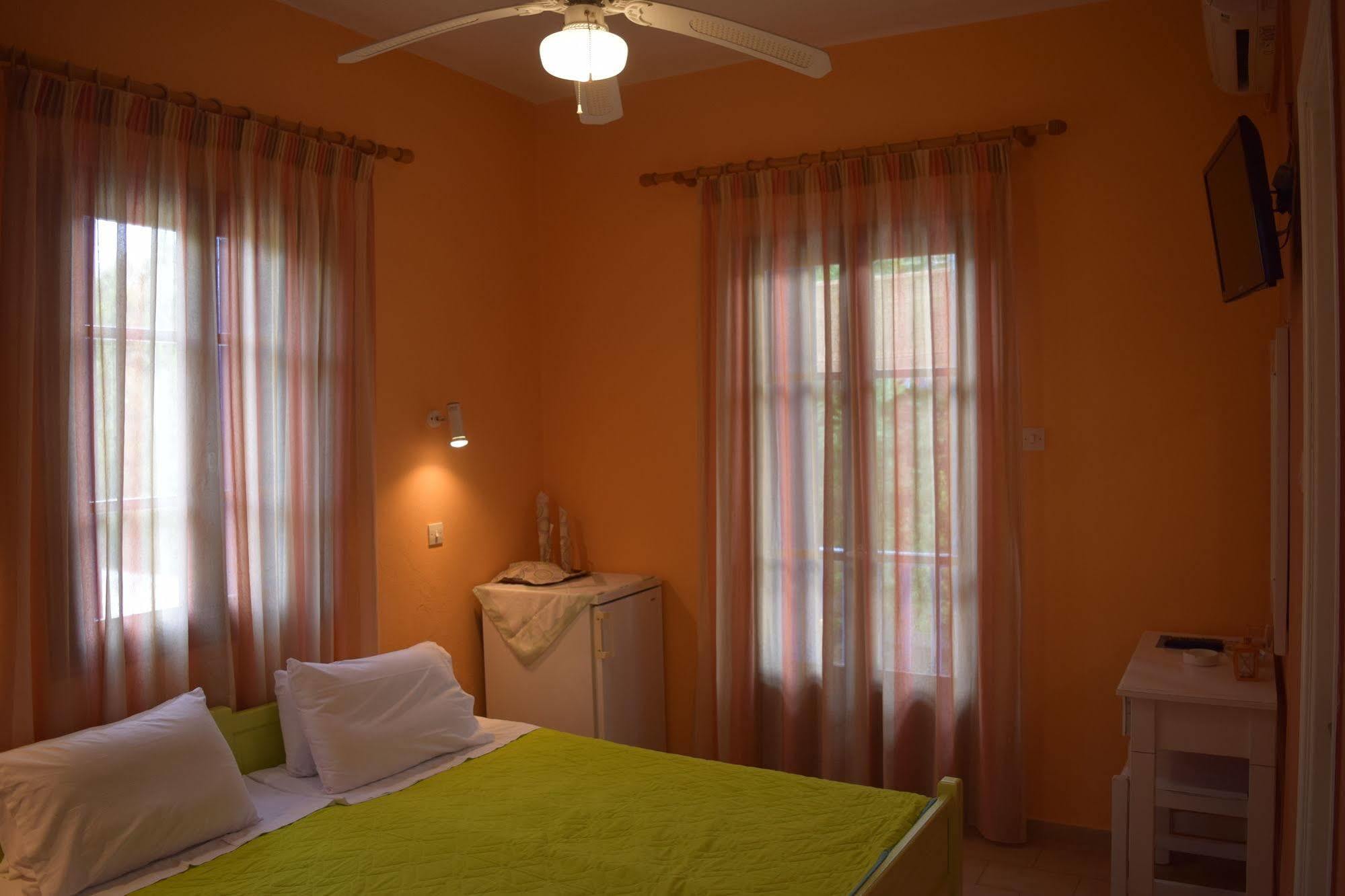 Rastoni Guest House Skopelos Exterior photo